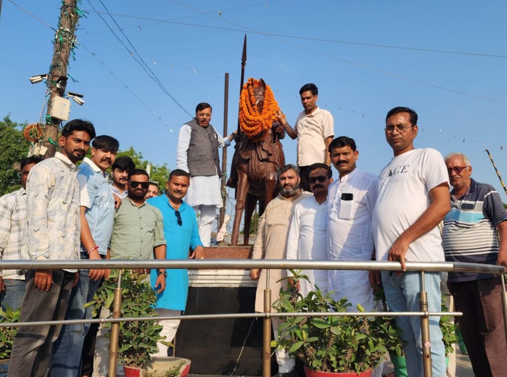 महाराणा प्रताप जयंती पर पूर्व विधायक राजेश शुक्ला ने किया माल्यार्पण, युवाओं से राष्ट्रभक्ति के आदर्श अपनाने का आह्वान