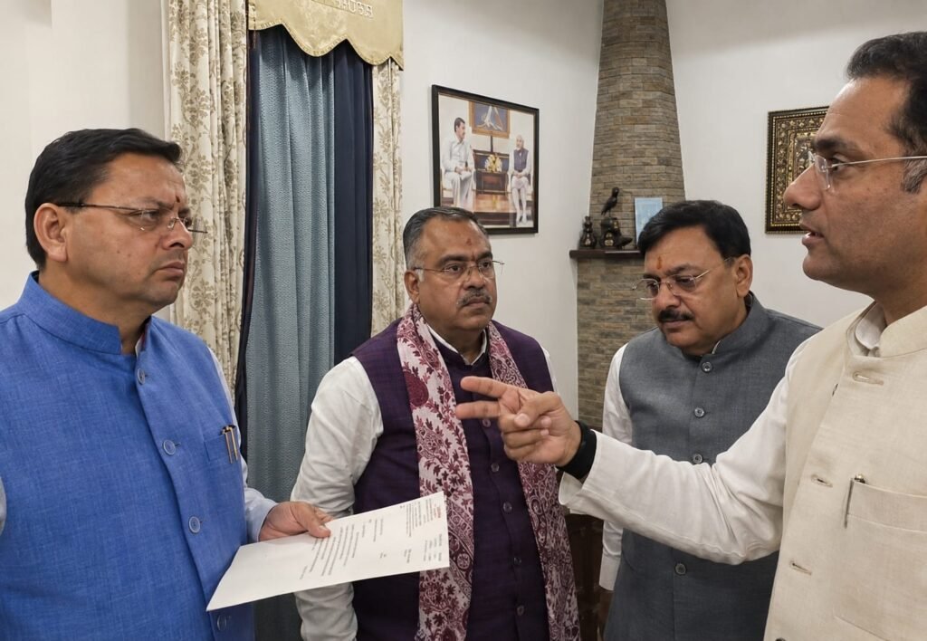 चीनी मिल कर्मचारियों की समस्याओं के समाधान को लेकर मुख्यमंत्री से मिला प्रतिनिधिमंडल
